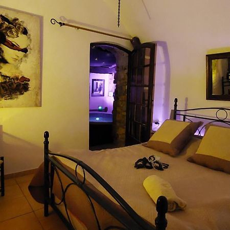 Chambre Love Romantique Avec Spa Privee Calvi  Exterior photo