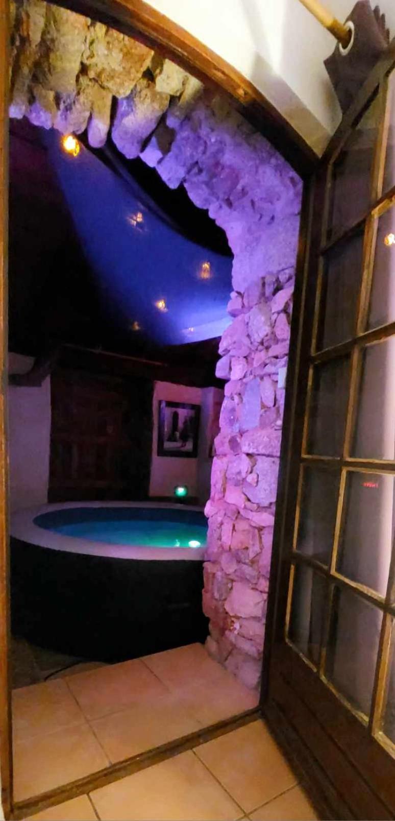 Chambre Love Romantique Avec Spa Privee Calvi  Exterior photo