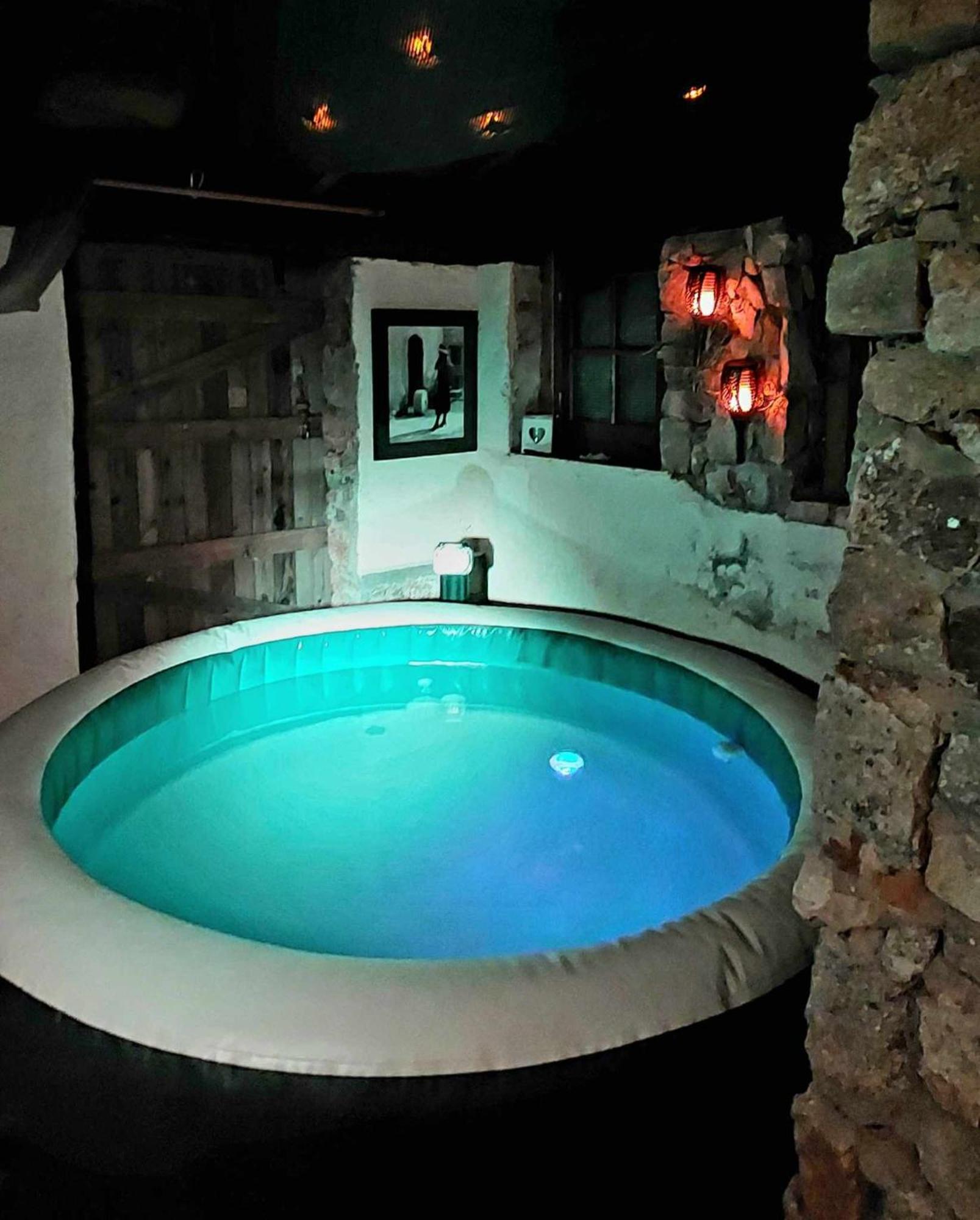 Chambre Love Romantique Avec Spa Privee Calvi  Exterior photo